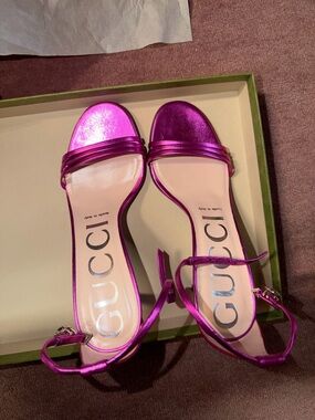 Gucci Metallic Fuchsia Open-Toe Ankle-Strap Sandals